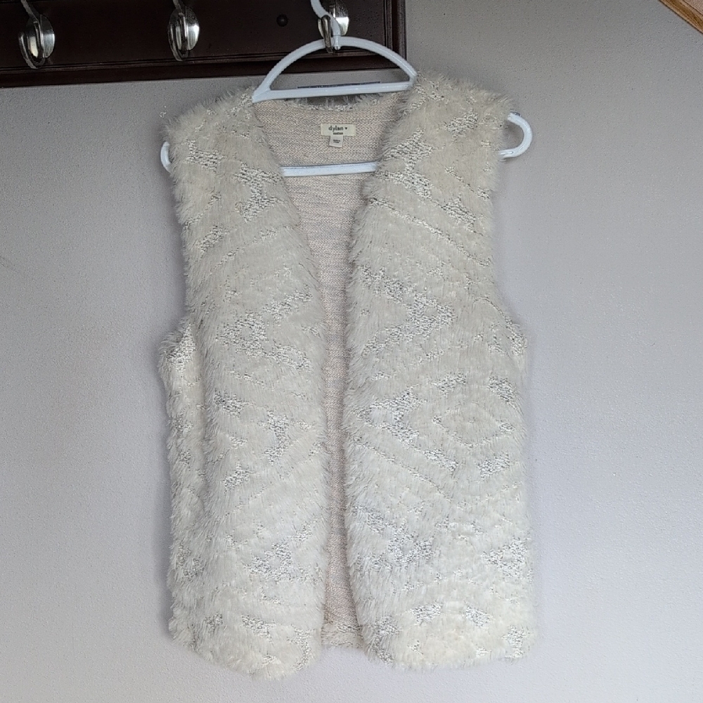 Dylan Cream Faux Fur Knit Vest Size Medium